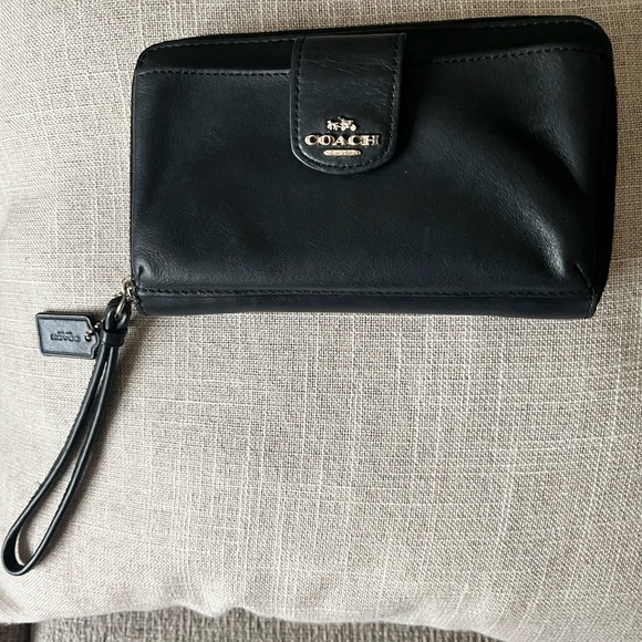 Coach Handbags - COACH New York wristlet  leather cell phone wallet with hang tag